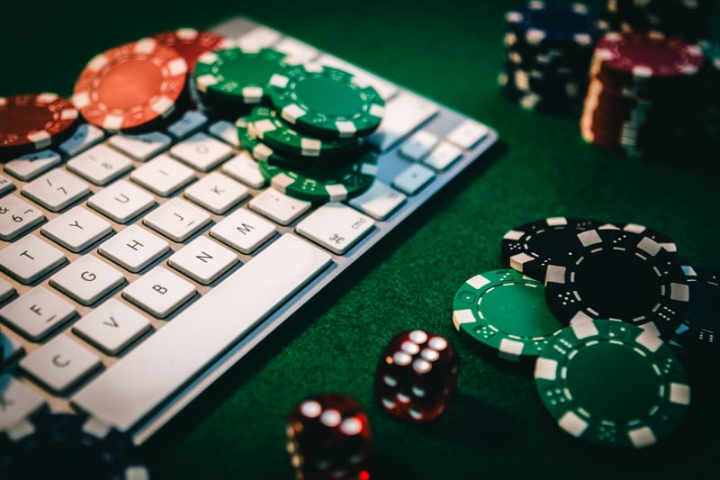como jogar poker online