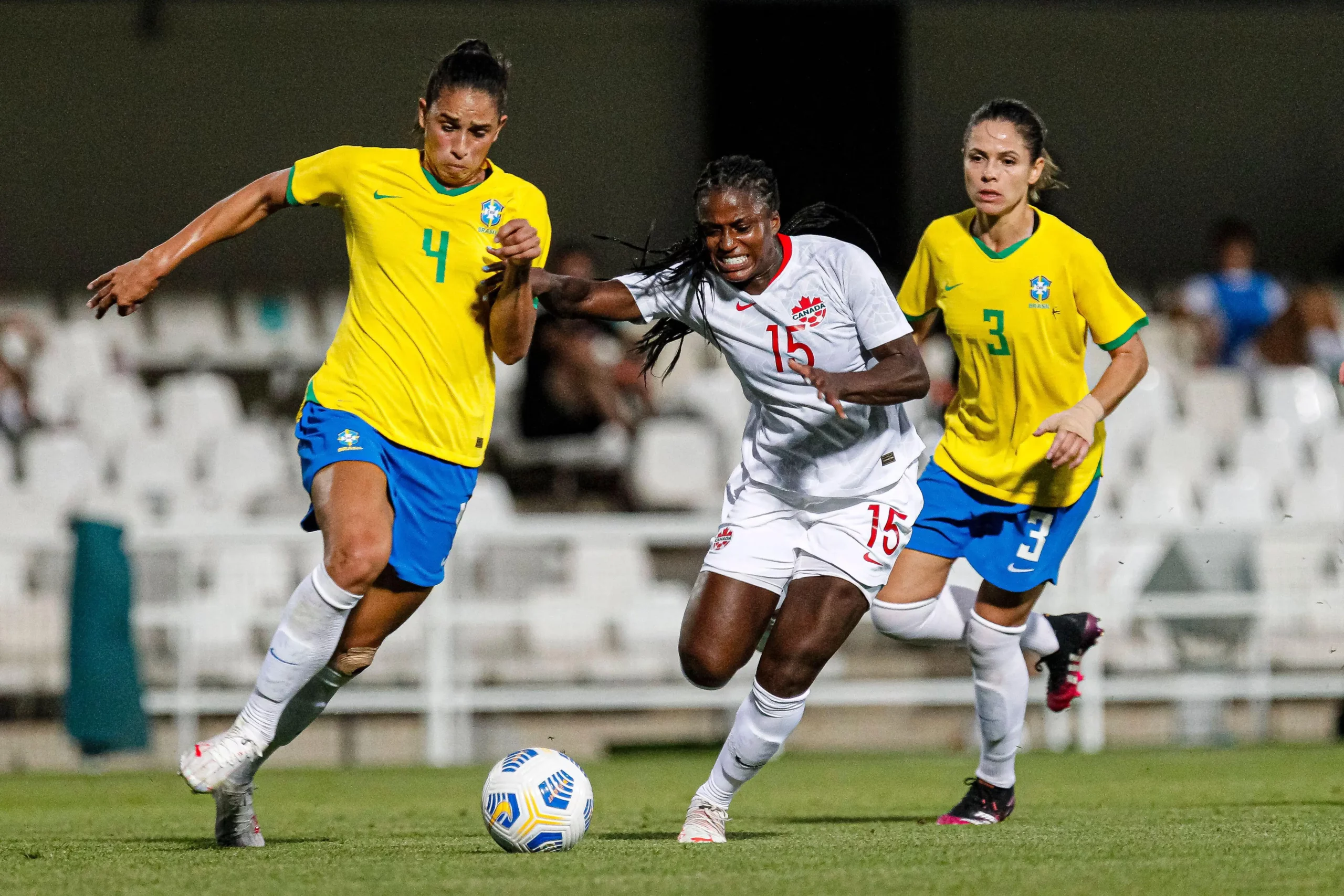 Torneio de preparação pré-olímpica de futebol feminino Costa Cálida entre as seleções femininas do Brasil e do Canadá no Estádio Cartagonova.