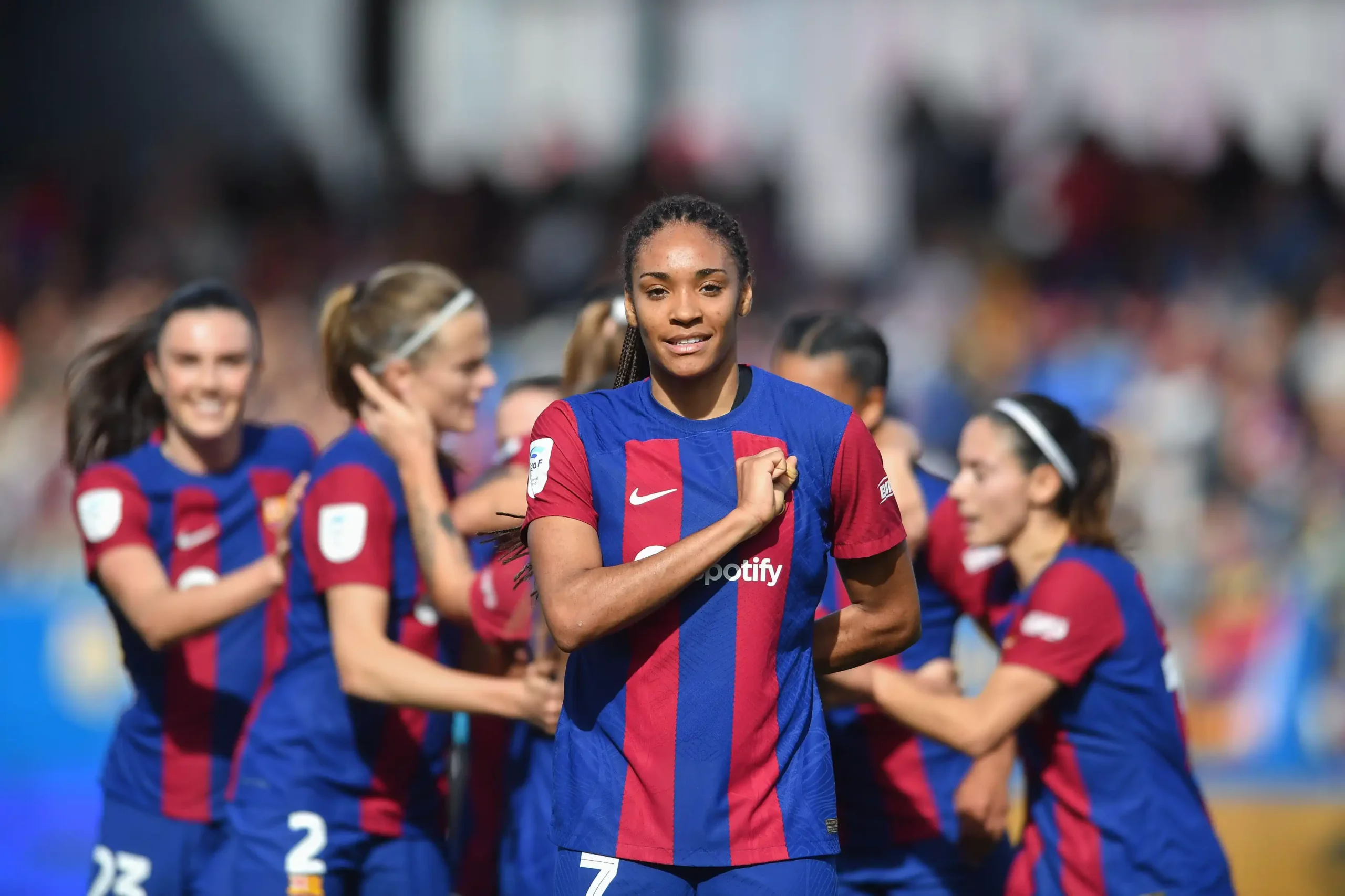 O time feminino do FC Barcelona durante uma partida contra o Atlético de Madrid.