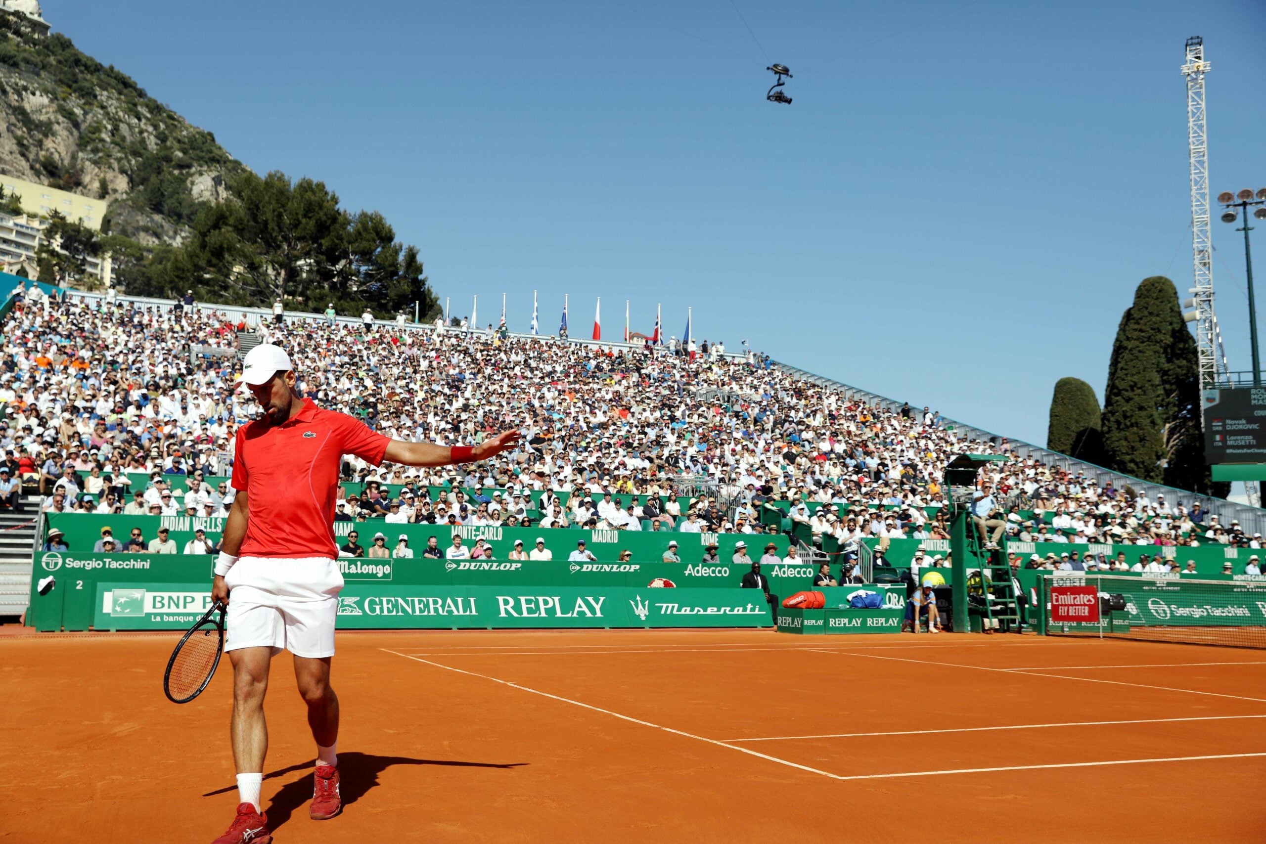 Novak Djokovic disputa partida no ATP de Monte Carlo
