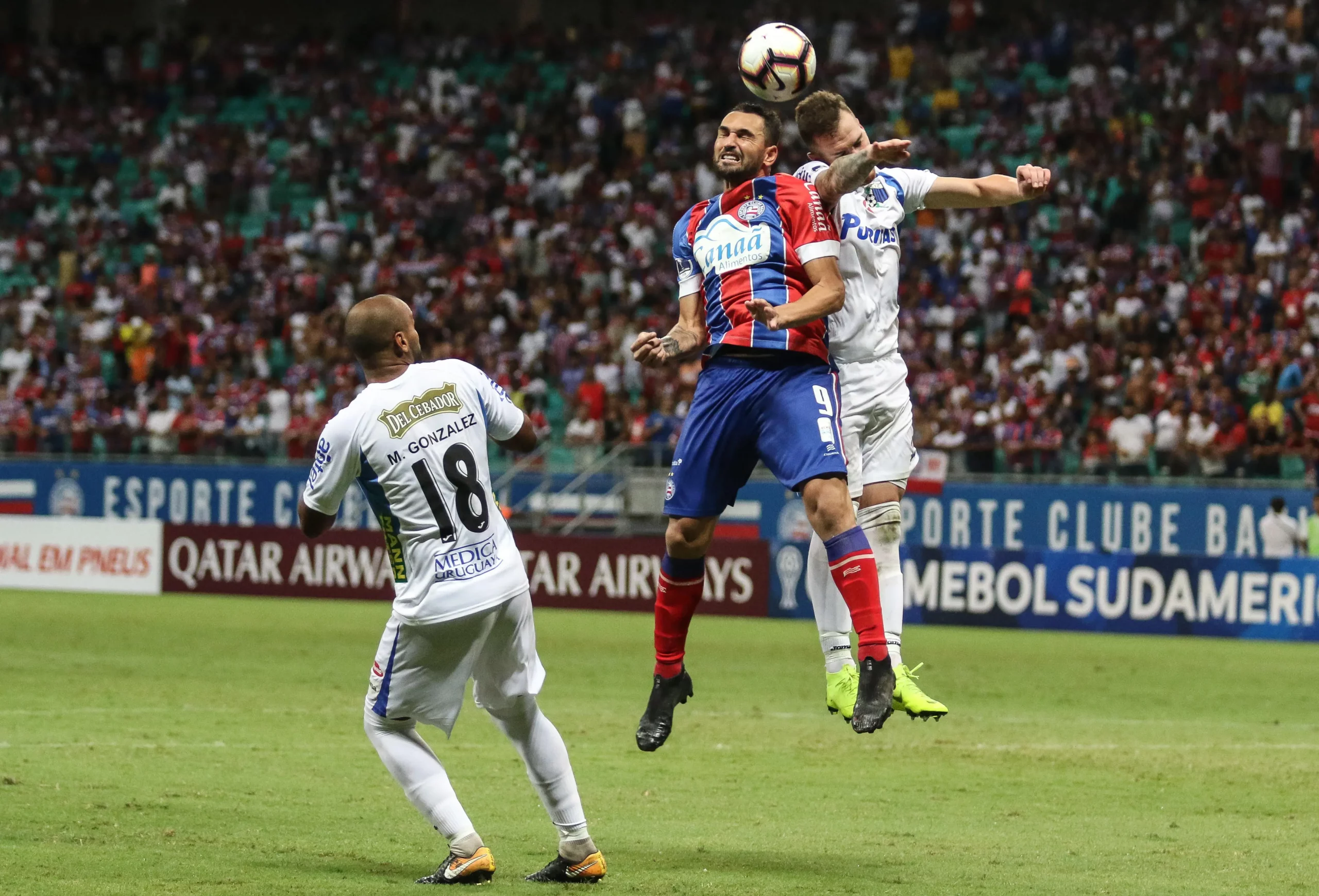 Gilberto, um jogador do Bahia, durante uma partida entre o Esporte Clube Bahia (BRA) e o Liverpool Fútbol Club (URU), uma partida válida pela Copa Sul-Americana de 2019.