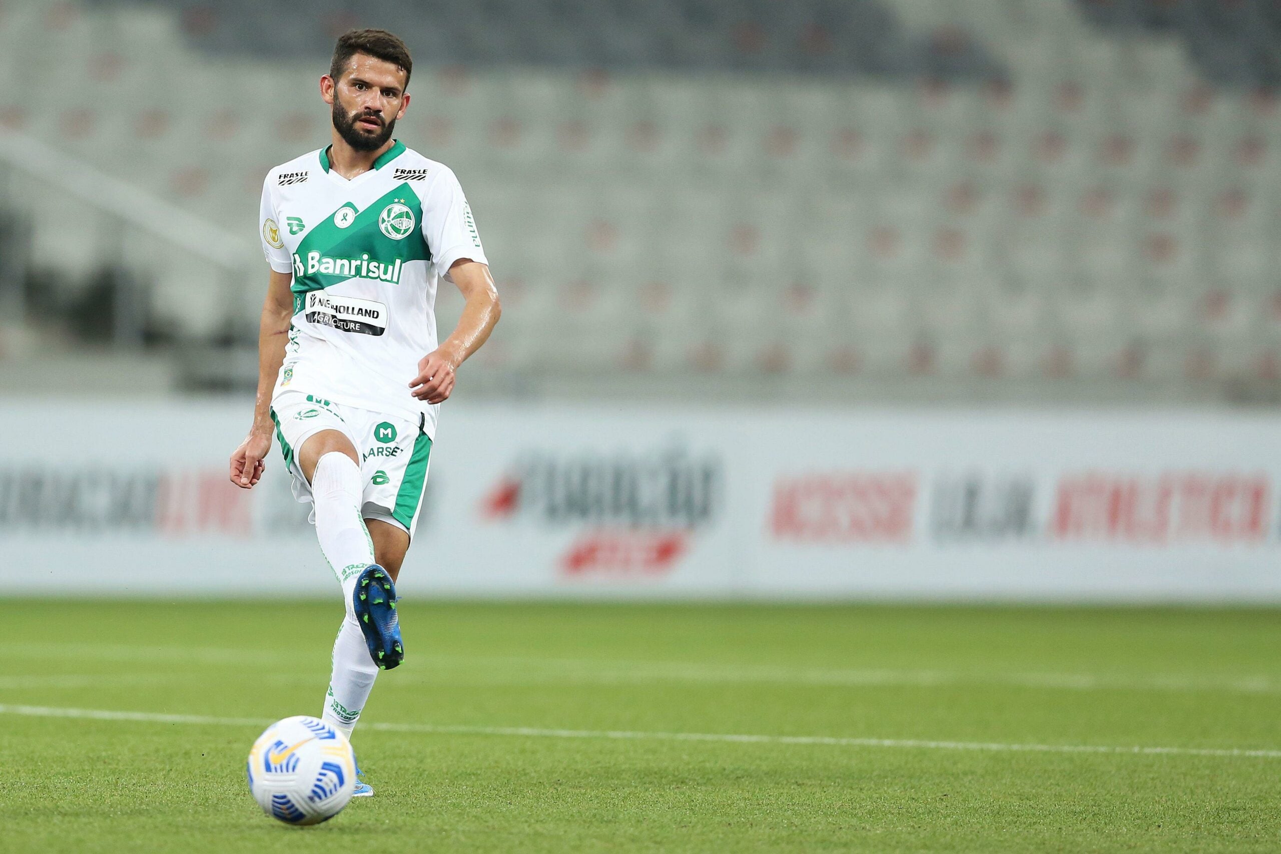 Jadson, jogador do Juventude