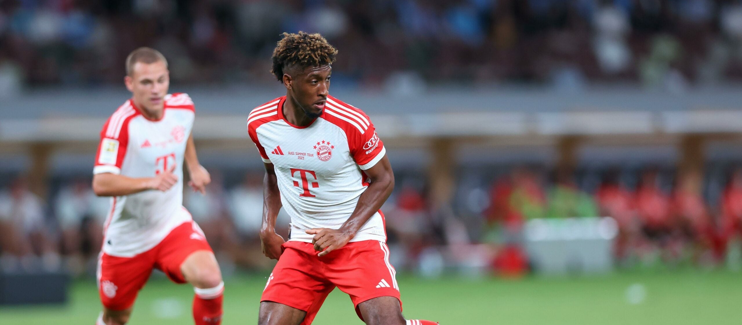 Dois jogadores do Bayern de Munique em campo