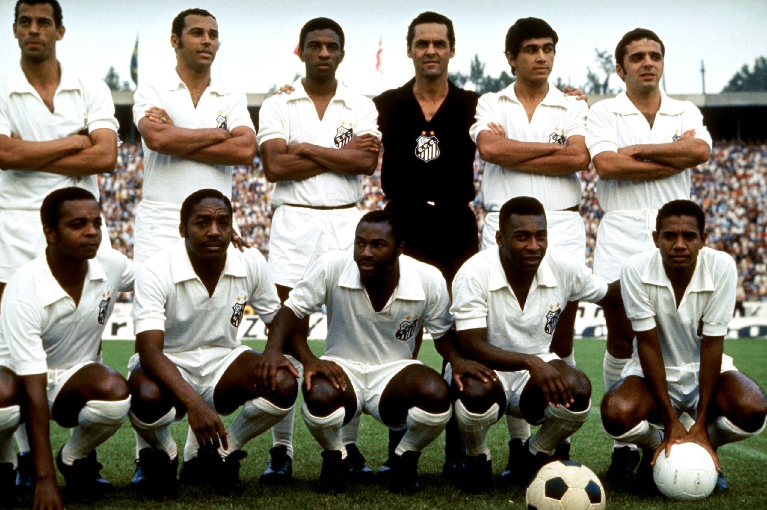 Elenco antigo do Santos, com Pelé, Carlos Alberto, Edu e Joel