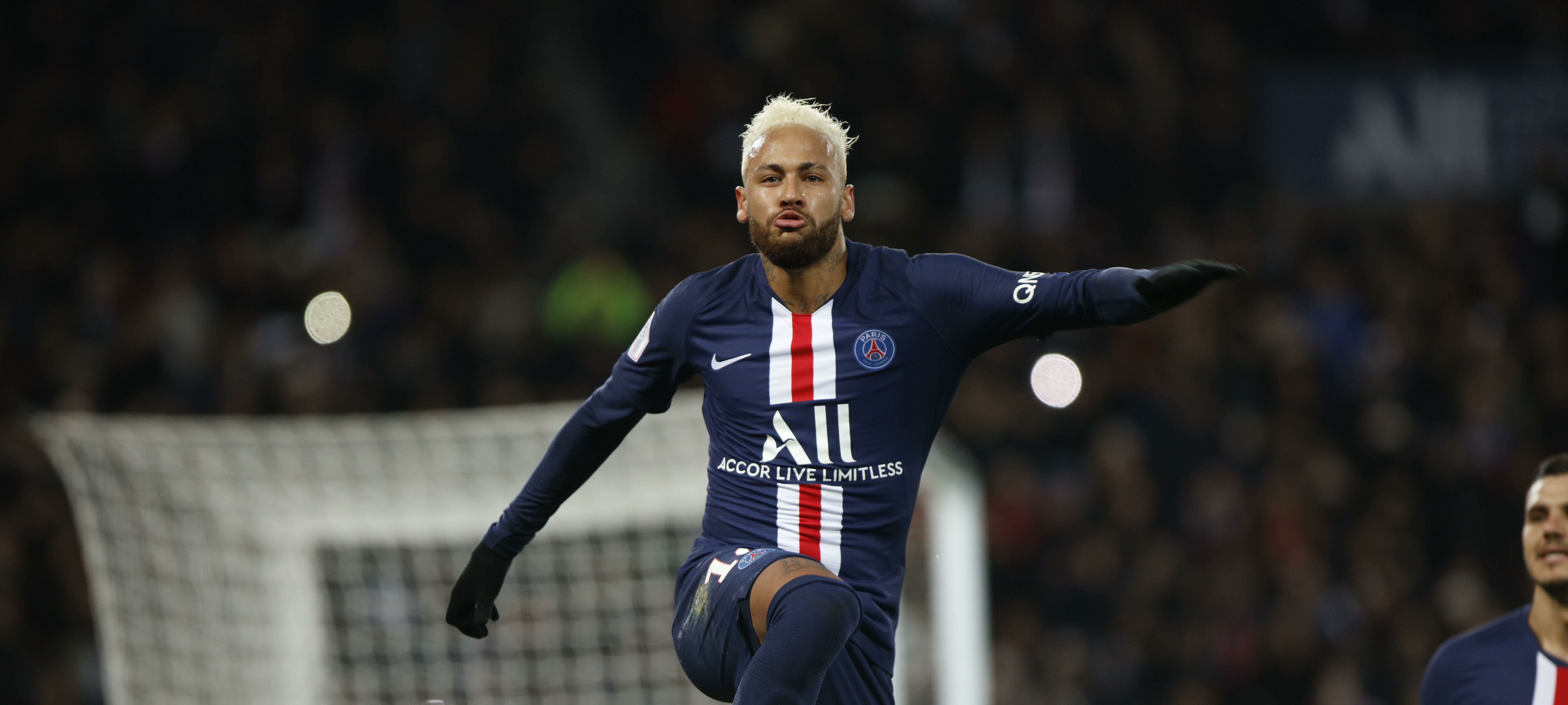 Neymar comemorando gol