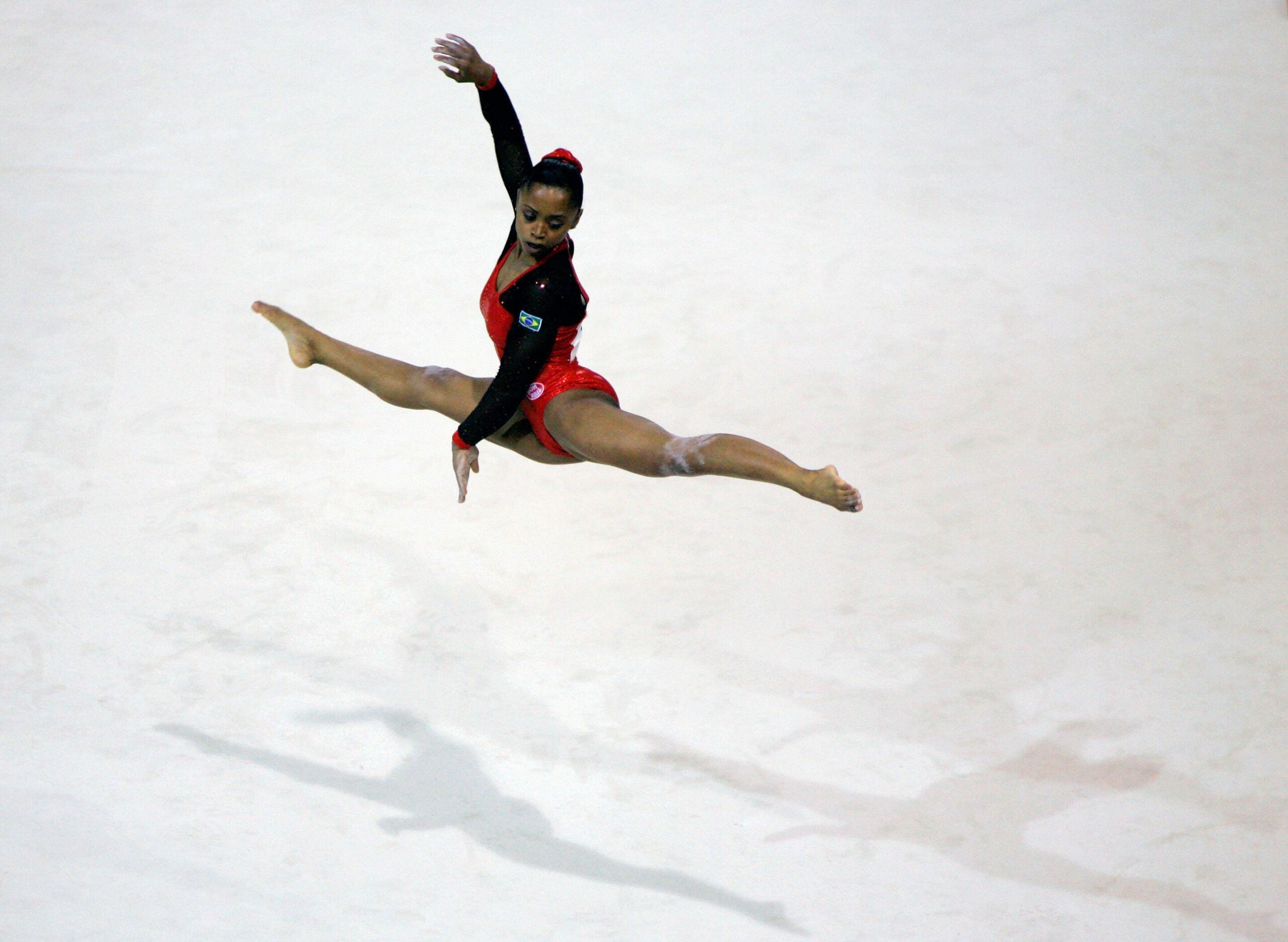 Daiane dos Santos performando
