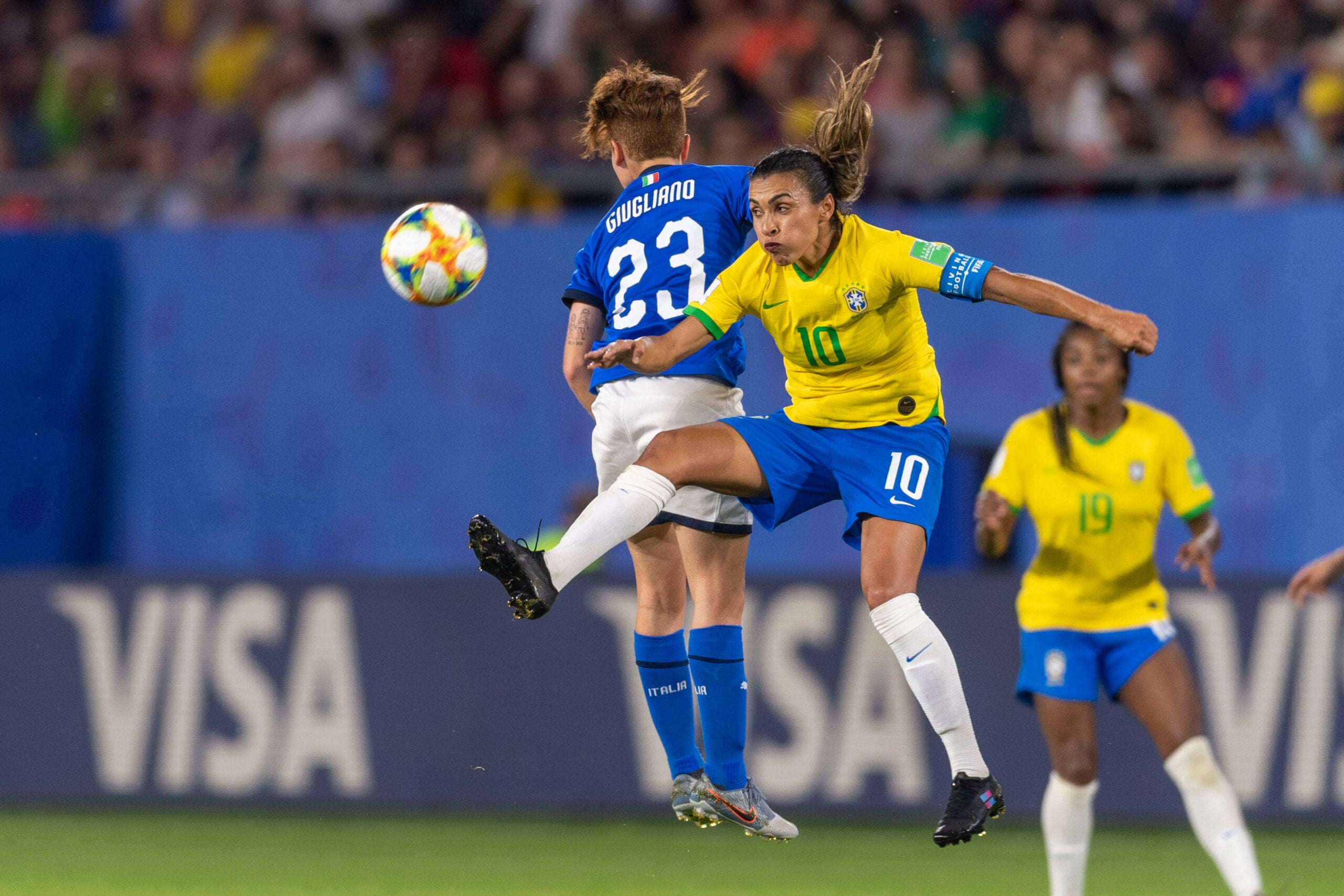 Marta jogando em Brasil x França