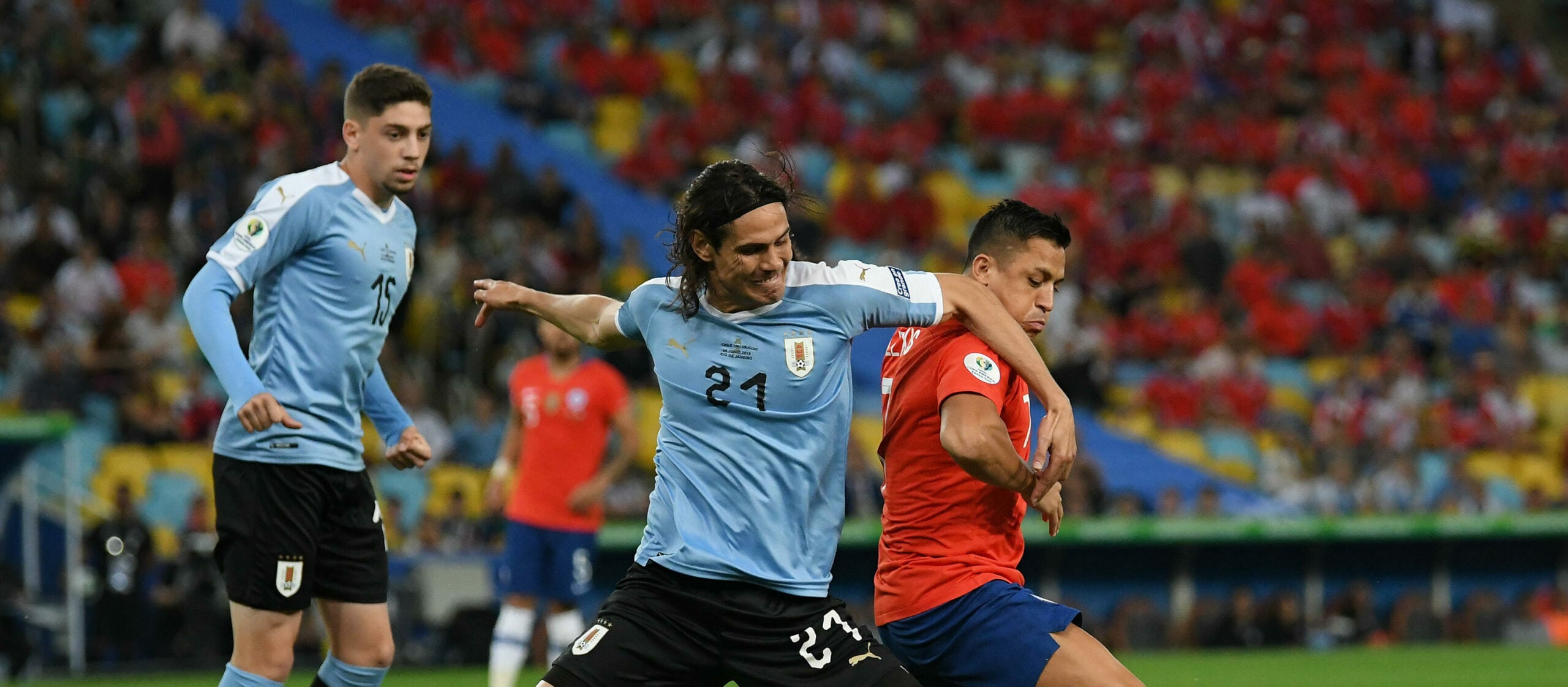 Jogador Edinson Cavani durante partida