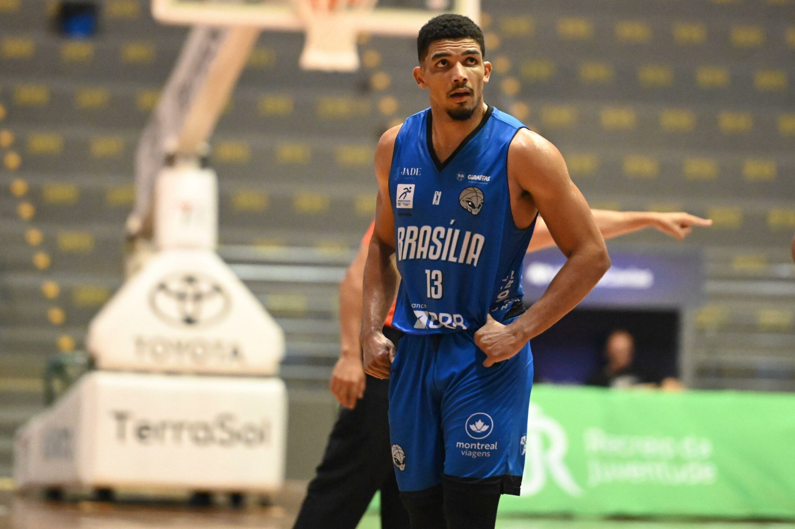 Jogador de basquete da equipe Caxias do Sul