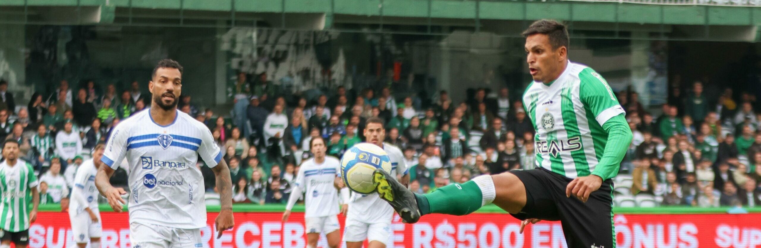 Coritiba x Paysandu no estádio Couto Pereira