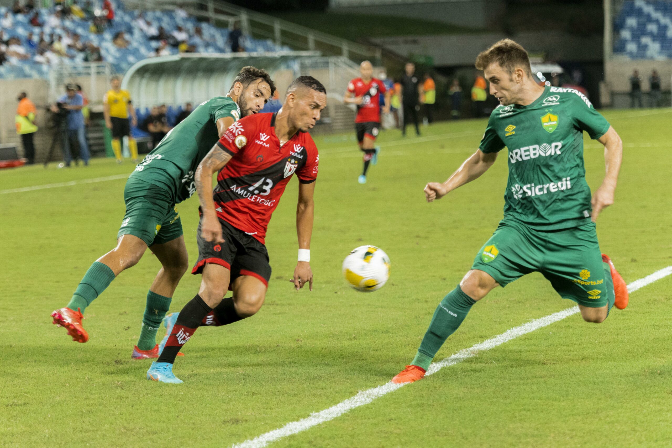 Jogadores do Atlético-GO x Cuiabá