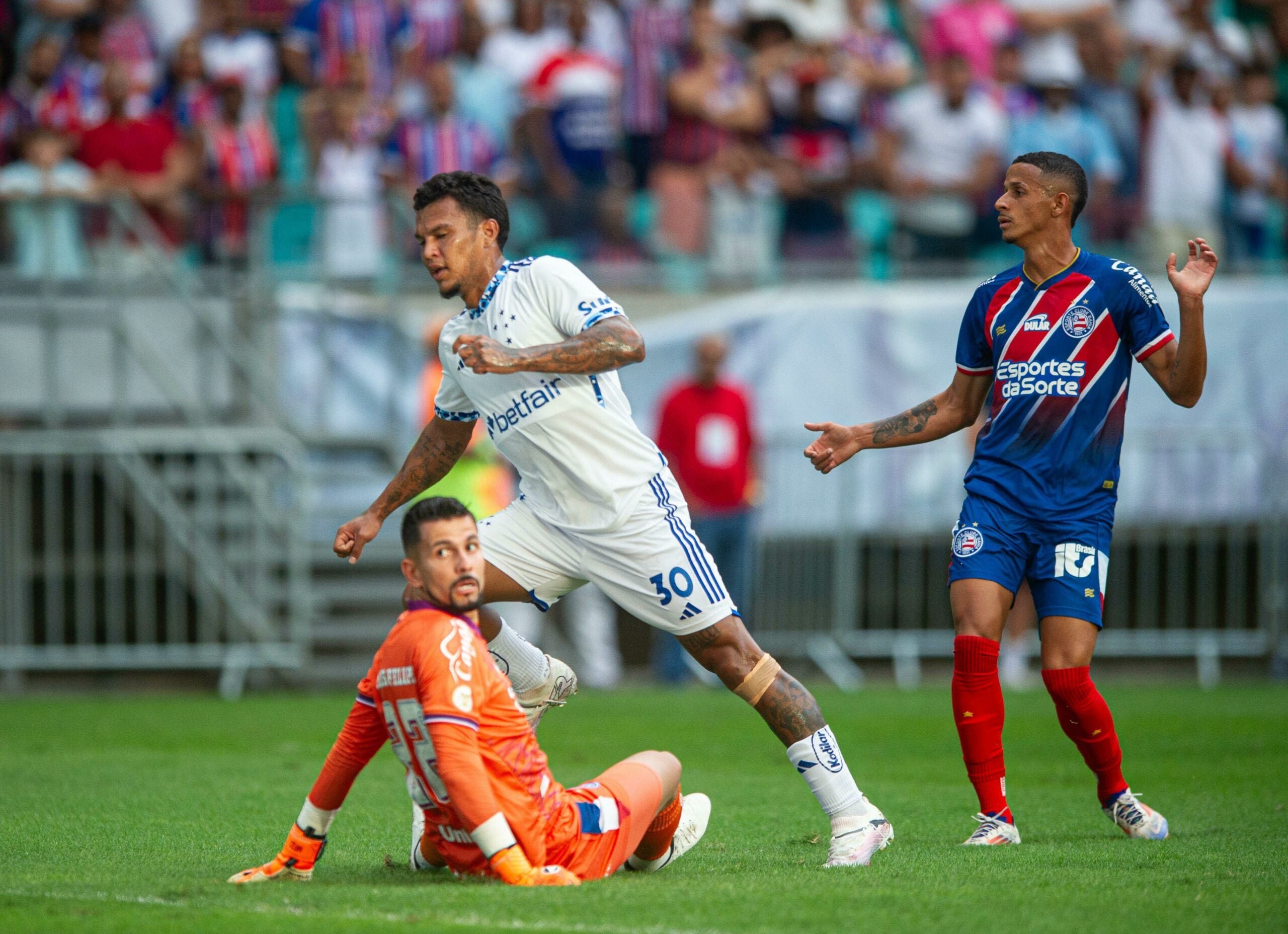 Cruzeiro x Bahia em Arena Fonte Nova; Gabriel Veron na foto