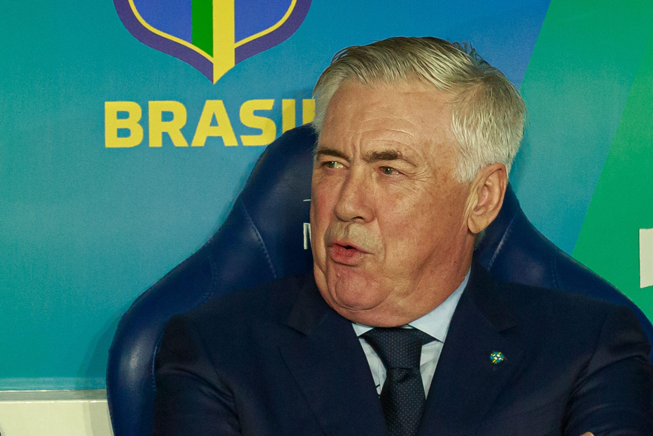 Qual a escalação do Brasil contra a Escócia